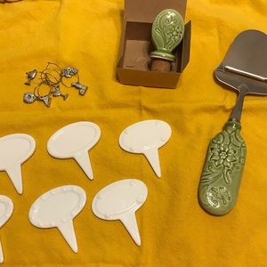 New! Wine and Cheese Entertaining Set.